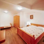 Escape Garni Otel 3*