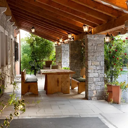 Green Escape Garni Hotel 3* פוסטוינה