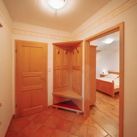 Escape Garni 3* Постойна