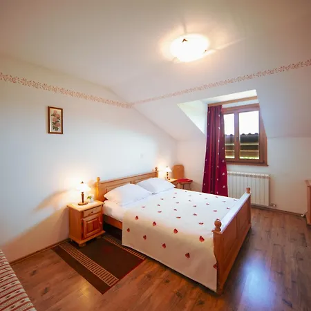 Green Escape Garni Hotel מלון פוסטוינה