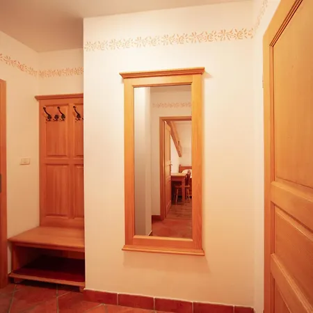 מלון Green Escape Garni Hotel 3*