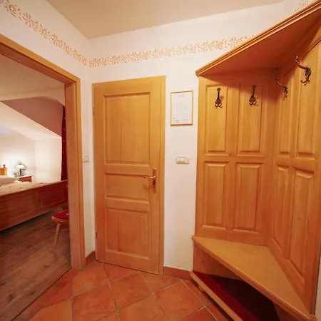 Green Escape Garni Hotel מלון פוסטוינה