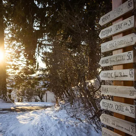 Escape Garni 3* פוסטוינה