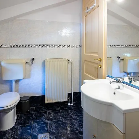 Hotel Escape Garni 3*