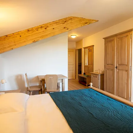 Escape Garni 3*
