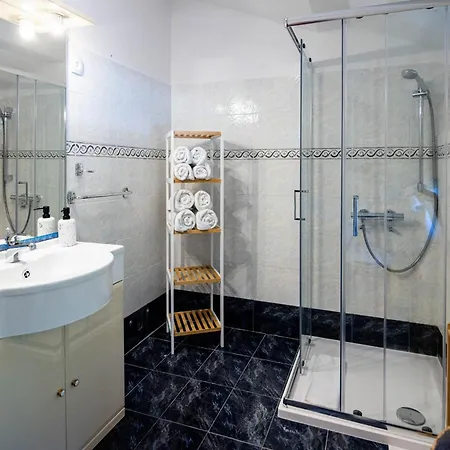Hotel Escape Garni 3*