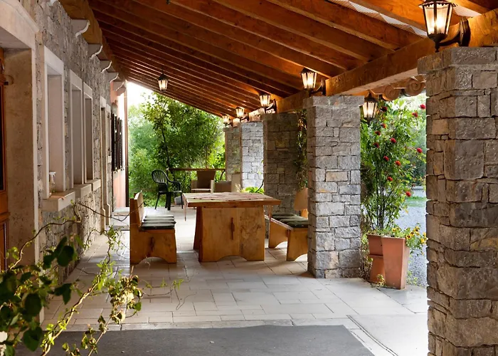 Escape Garni 3* פוסטוינה