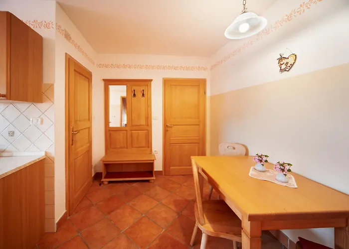 Escape Garni מלון 3*