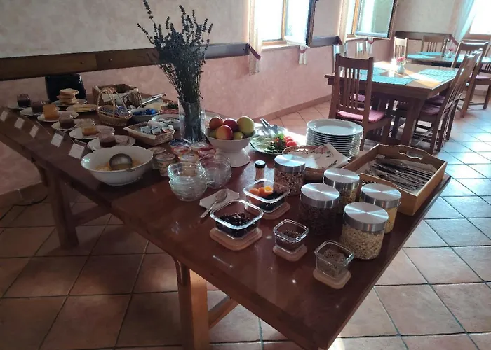 Escape Garni פוסטוינה